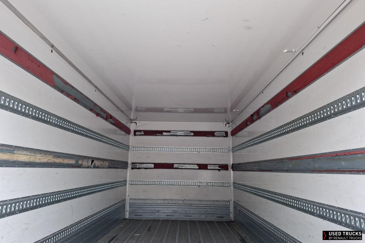 Renault Trucks D cab 2M 180