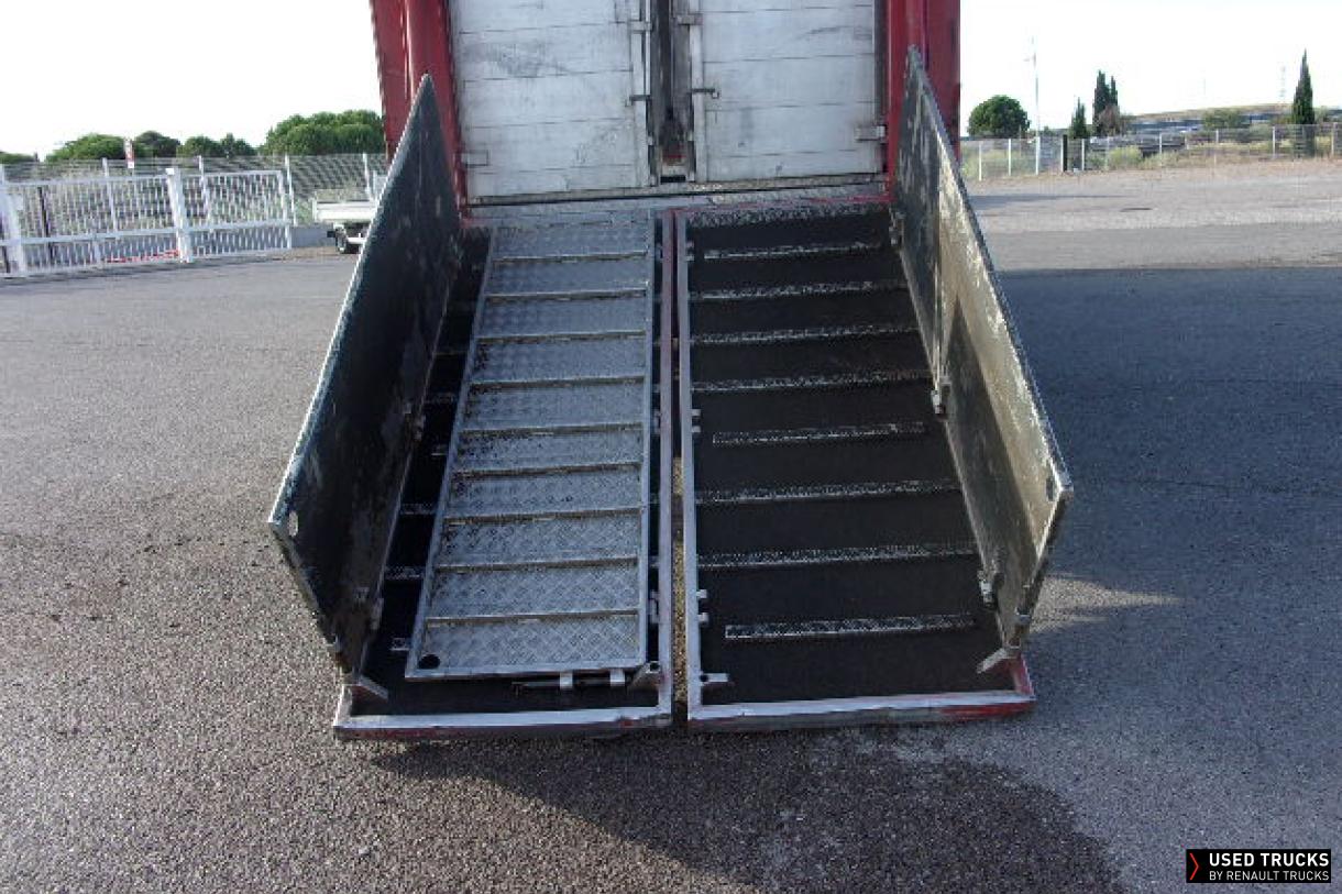 Renault Trucks Premium 460