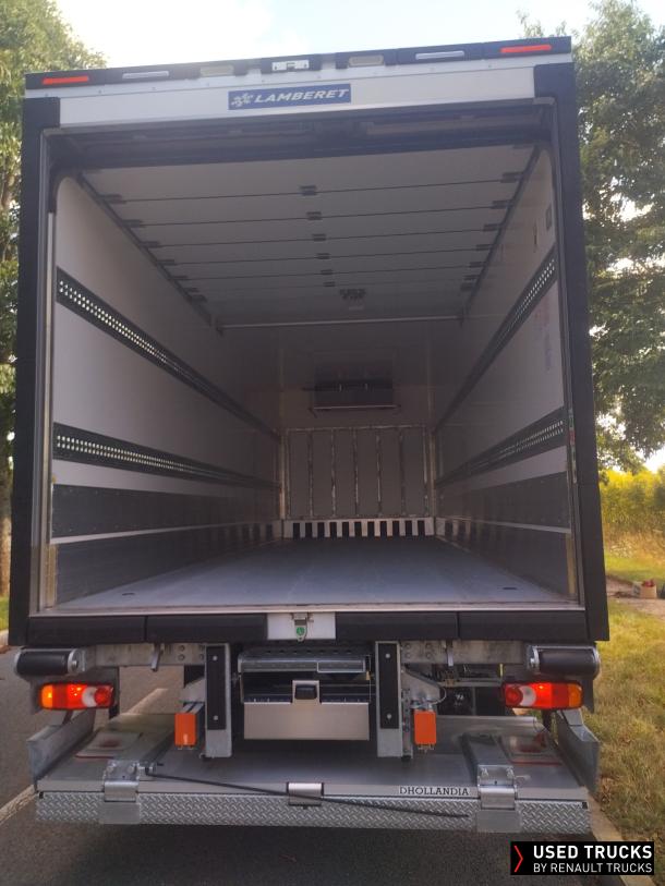 Renault Trucks D Wide 320