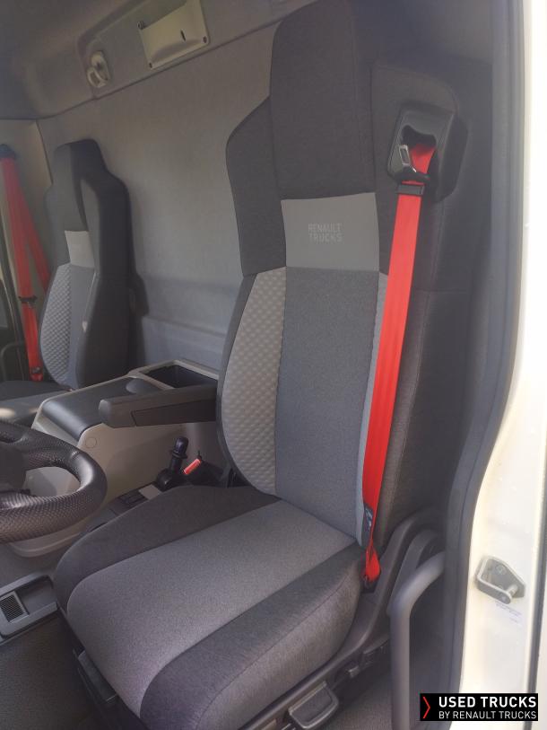 Renault Trucks D Wide 320