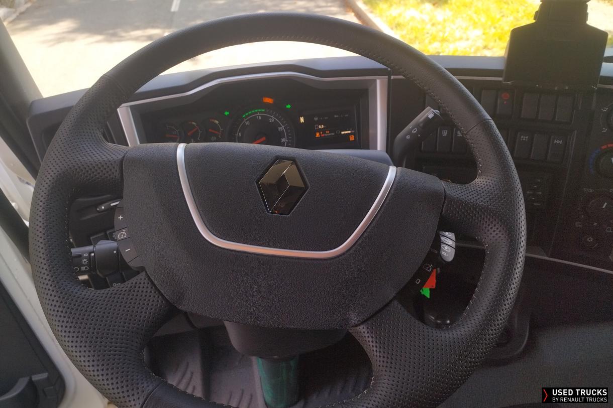 Renault Trucks D Wide 320