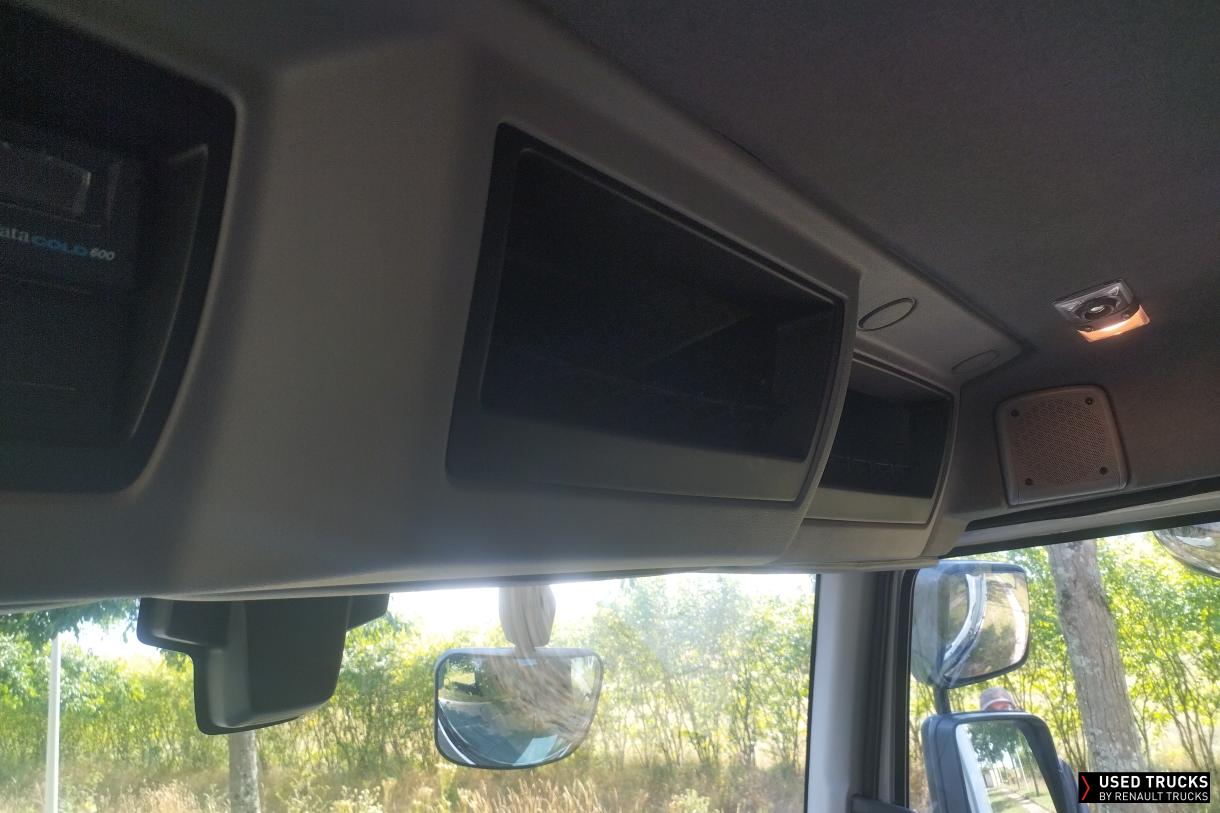 Renault Trucks D Wide 320