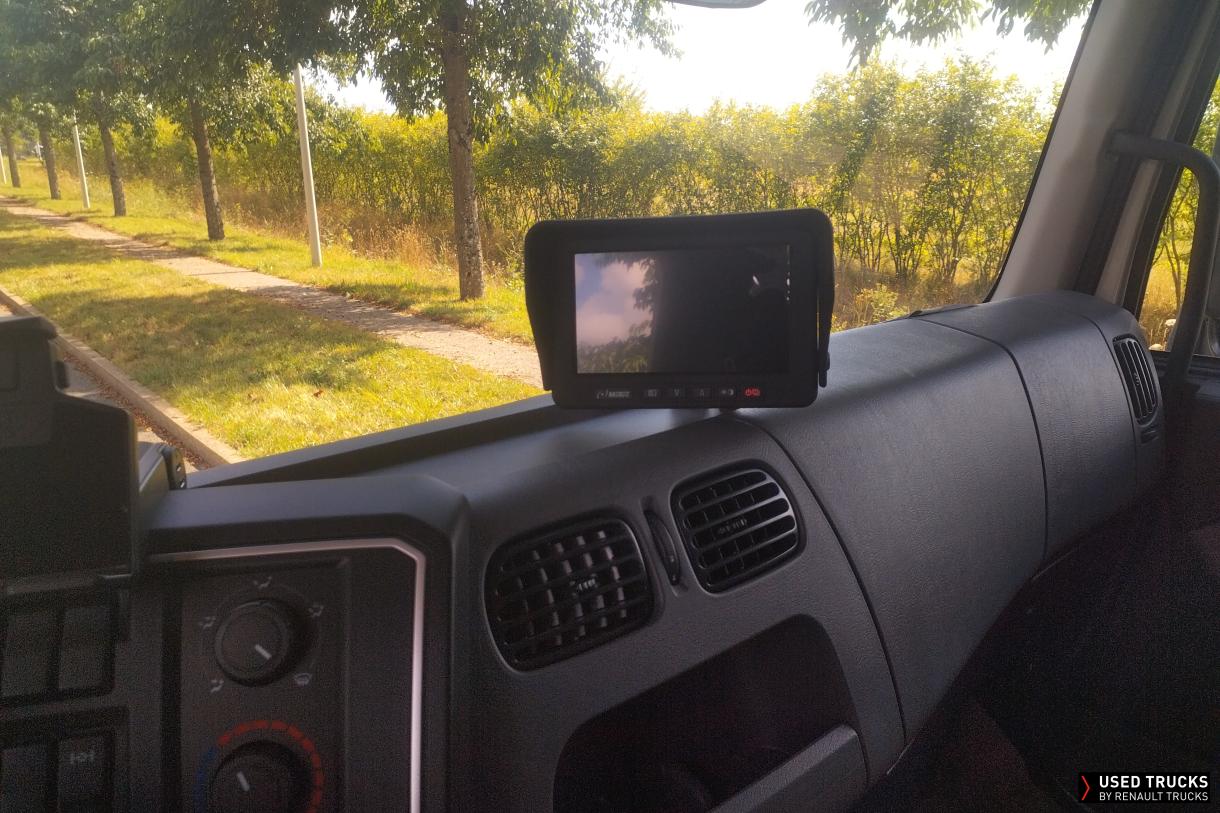 Renault Trucks D Wide 320