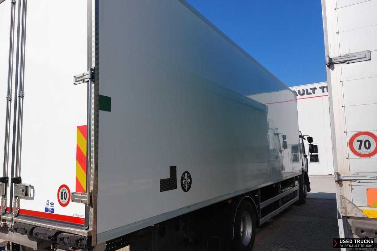 Renault Trucks D Wide 320