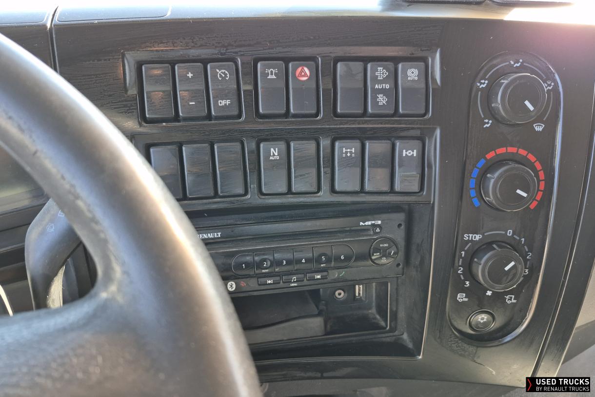 Renault Trucks D Wide 320