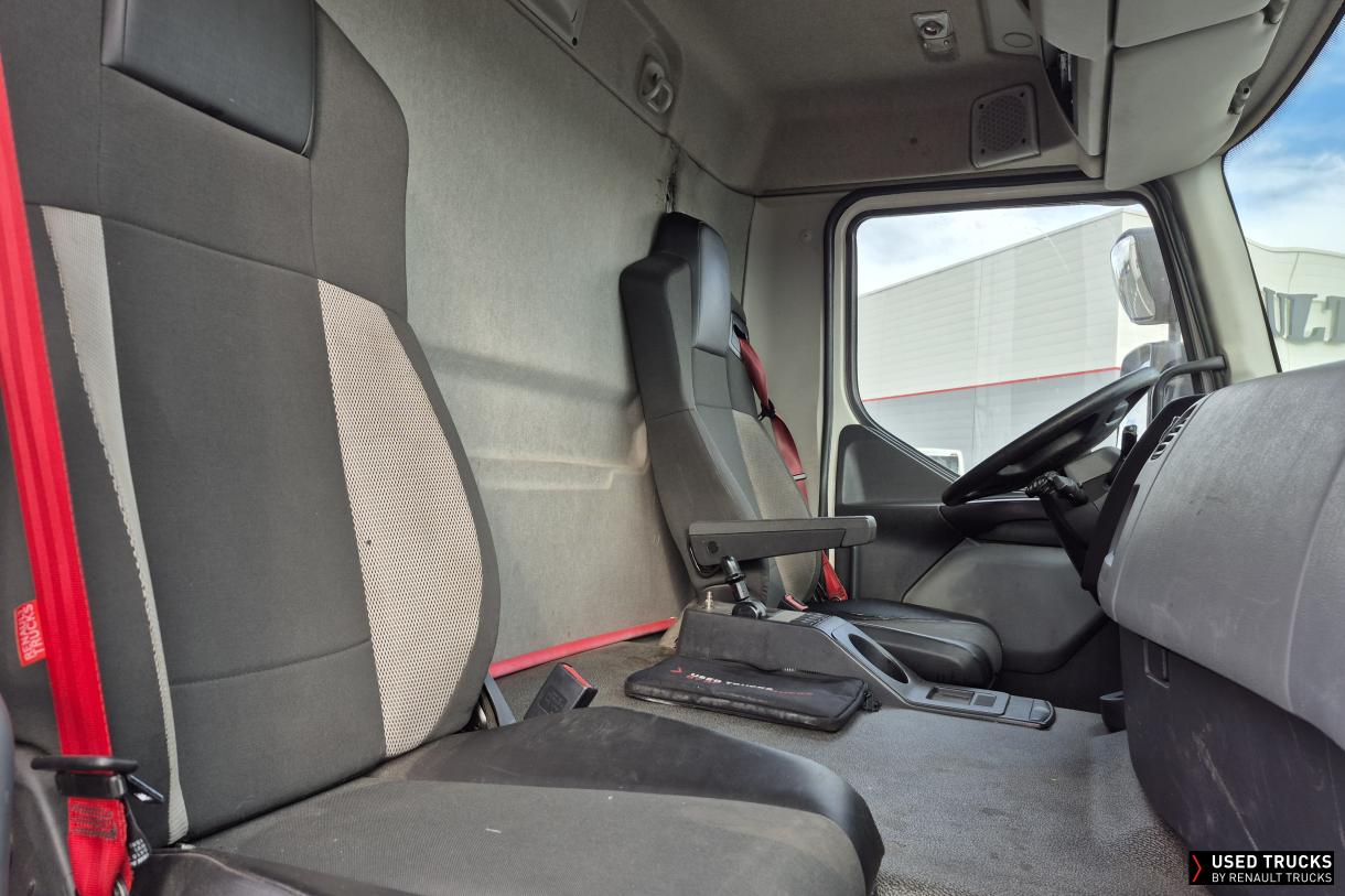 Renault Trucks D Wide 320
