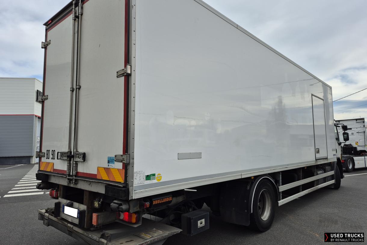 Renault Trucks D Wide 320