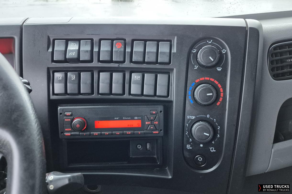 Renault Trucks D Wide 320