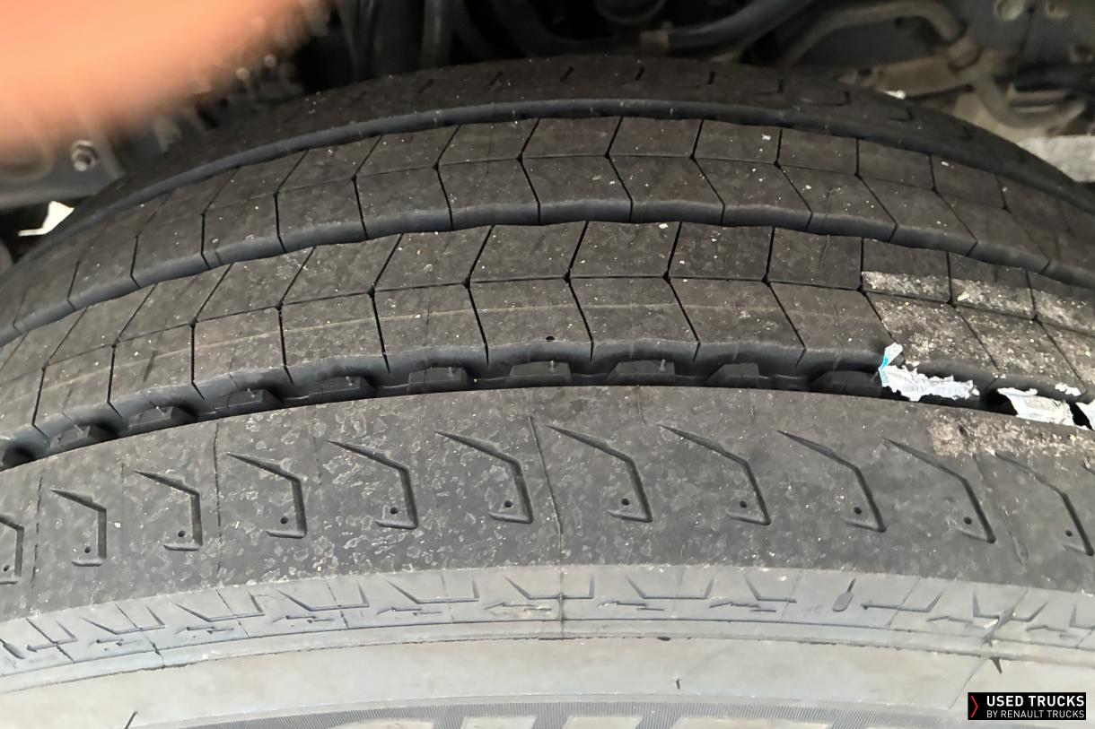 Renault Trucks D Wide 320