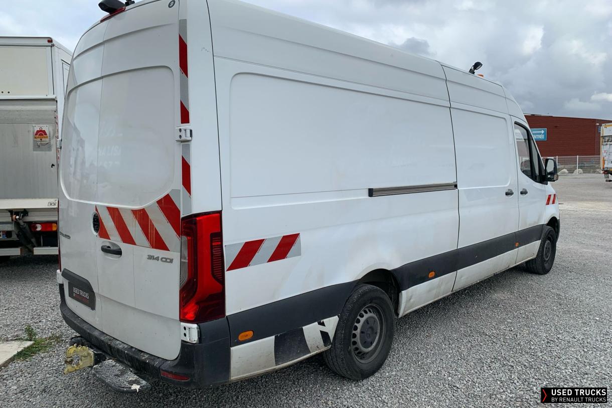 Mercedes-Benz Sprinter 140