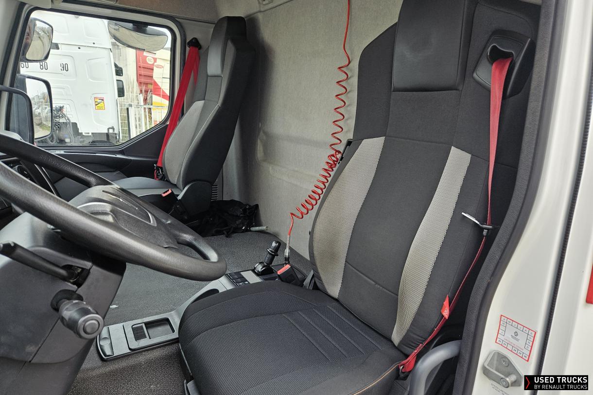 Renault Trucks D Wide 320