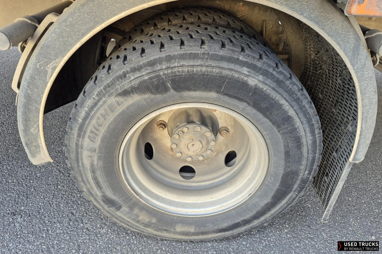 Renault Trucks D 210