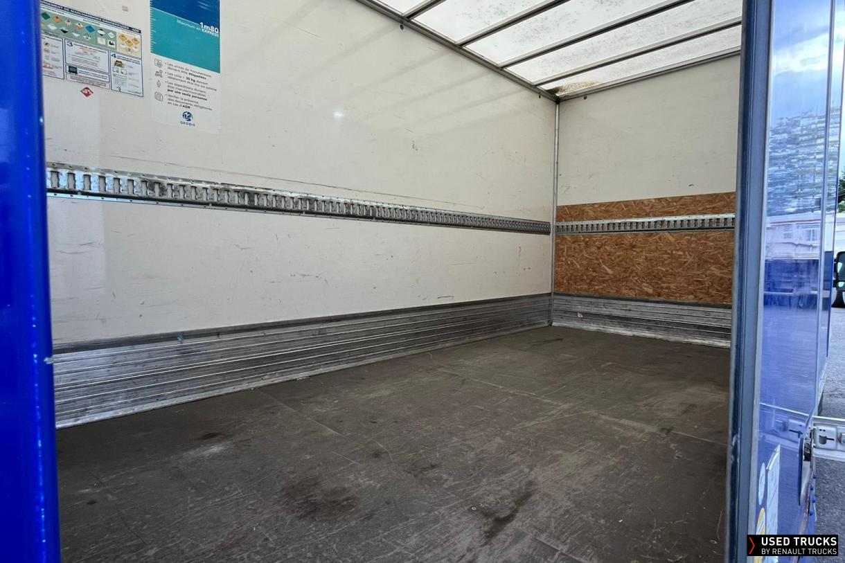Renault Trucks Master 145