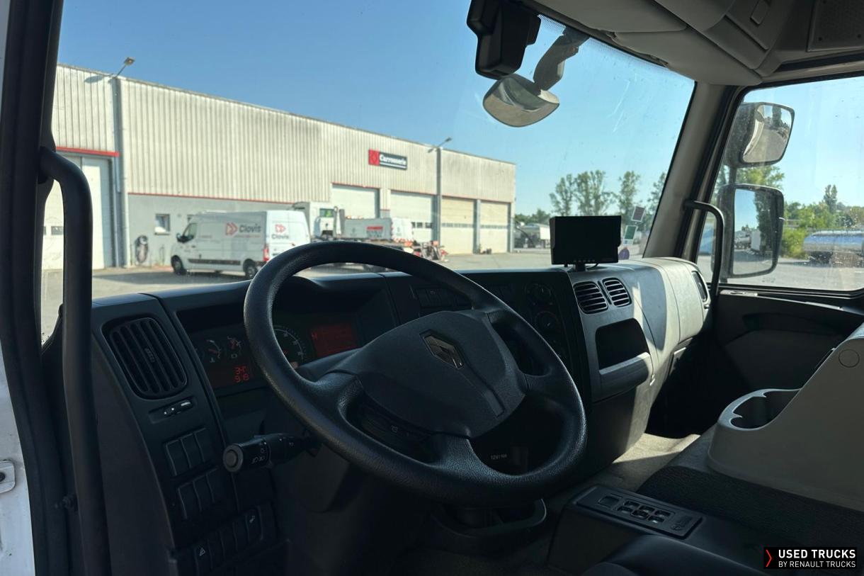 Renault Trucks D Wide 320