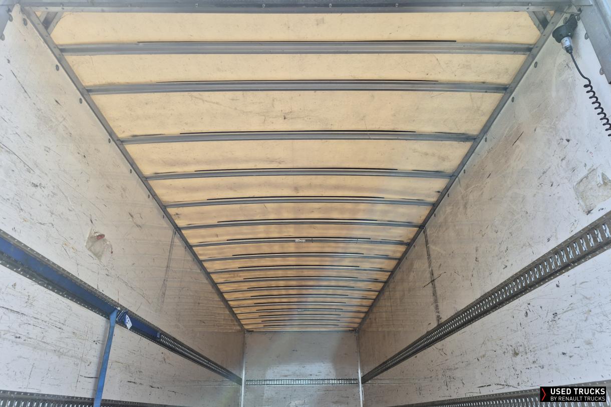 Renault Trucks D Wide 320