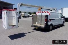 Renault Trucks Trafic
                                          