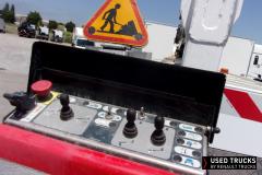 Renault Trucks Trafic
                                          