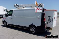 Renault Trucks Trafic
                                          