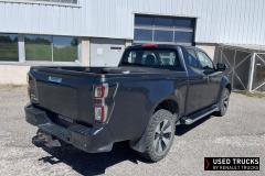 Isuzu D-MAX
                                          164
