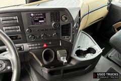 Mercedes-Benz Actros
                                          400